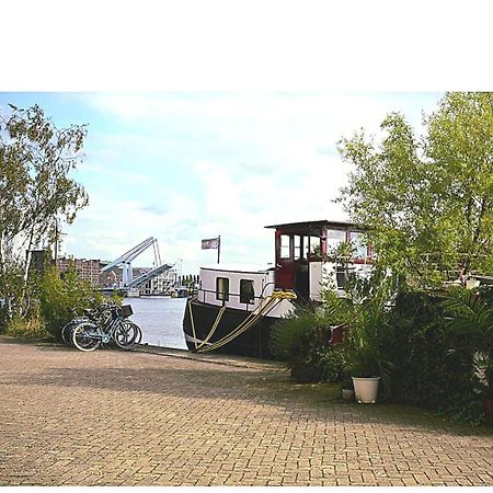 B&B Teddy "Prachtig Authentiek Woonschip Uit 1912, 15 Minuten Van Amsterdam" Wormer エクステリア 写真