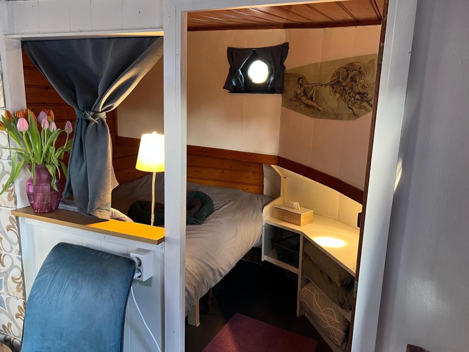 B&B Teddy "Prachtig Authentiek Woonschip Uit 1912, 15 Minuten Van Amsterdam" Wormer エクステリア 写真