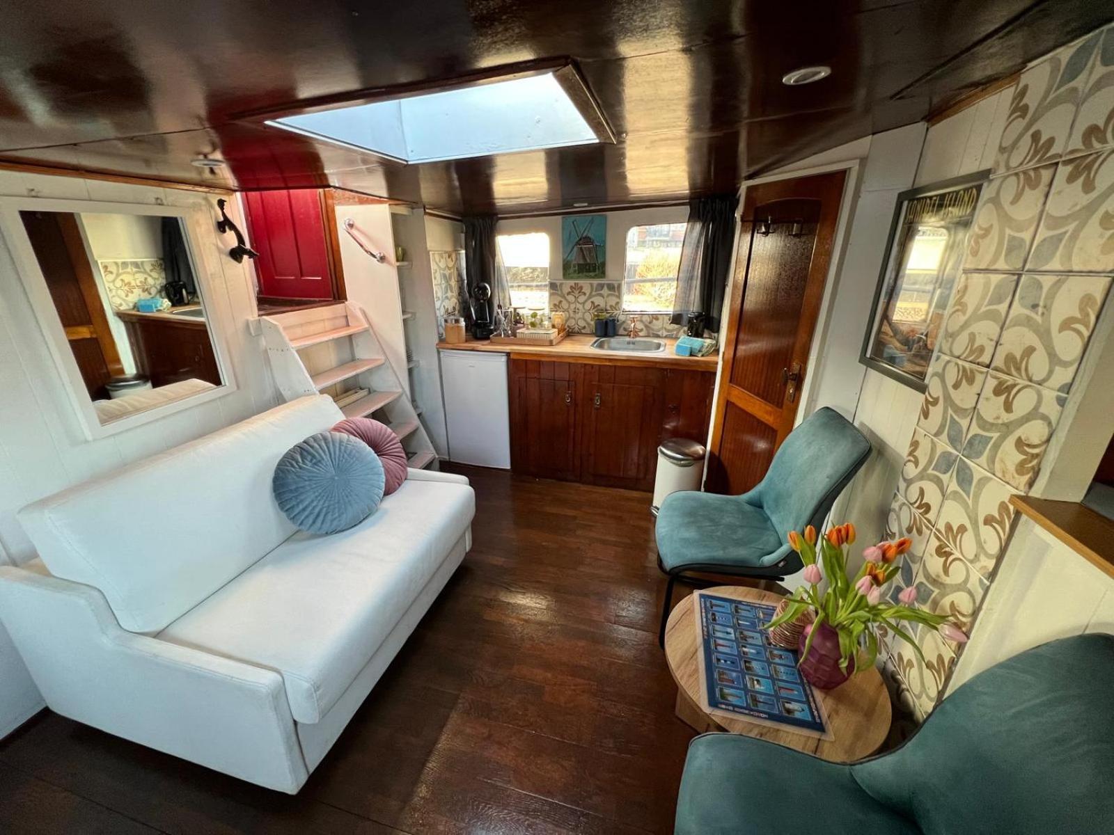 B&B Teddy "Prachtig Authentiek Woonschip Uit 1912, 15 Minuten Van Amsterdam" Wormer エクステリア 写真