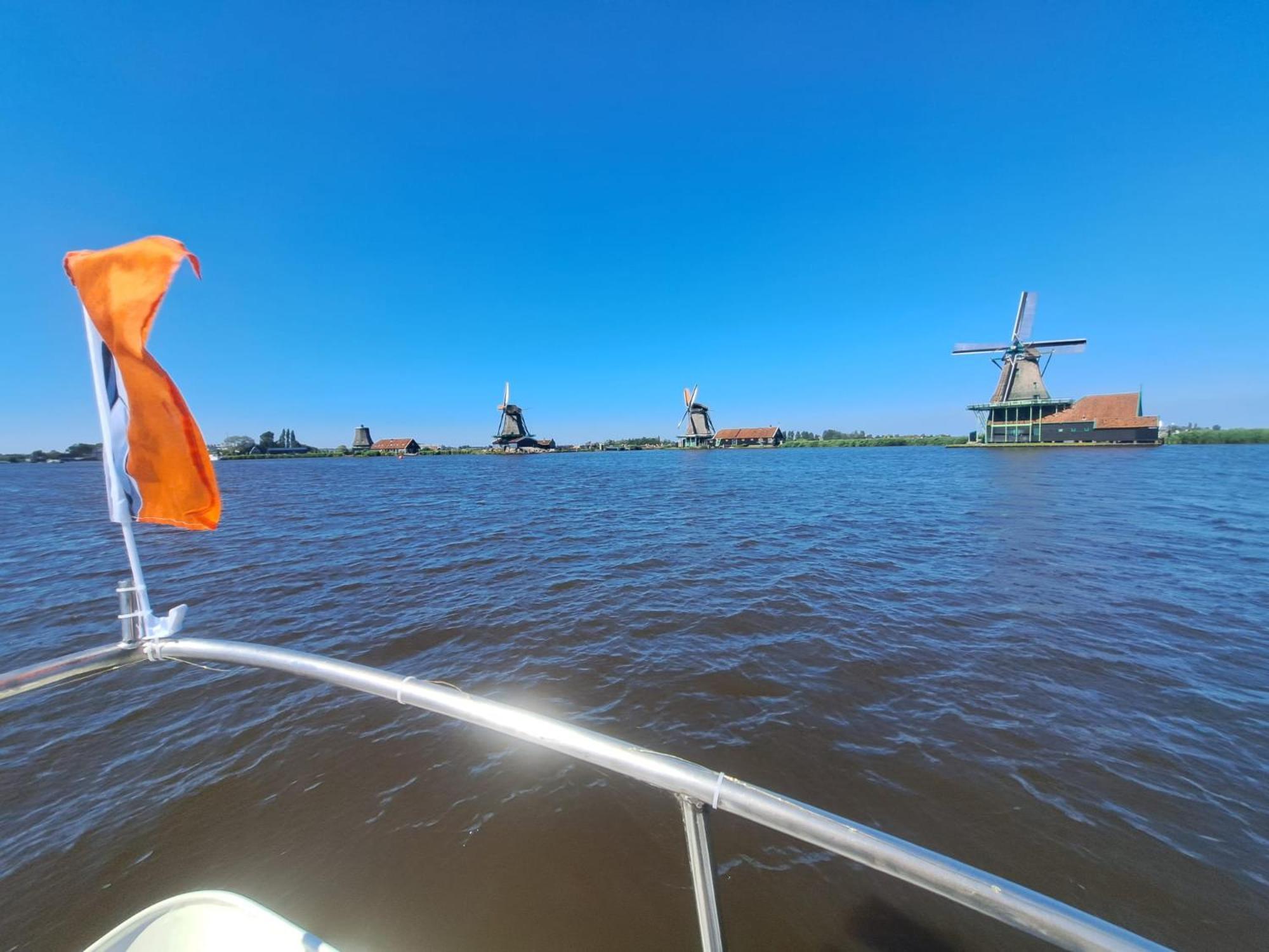 B&B Teddy "Prachtig Authentiek Woonschip Uit 1912, 15 Minuten Van Amsterdam" Wormer エクステリア 写真